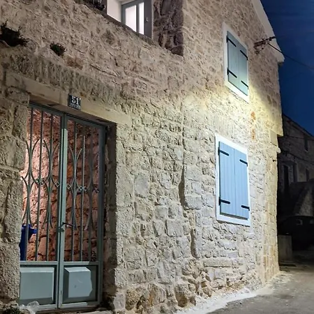 House With A Parking Space - 21382 Tatil Evi Murter